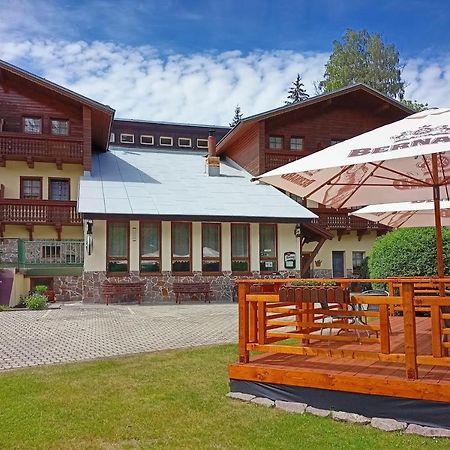 Rodinny "Hotel U Mustku" Desná Buitenkant foto