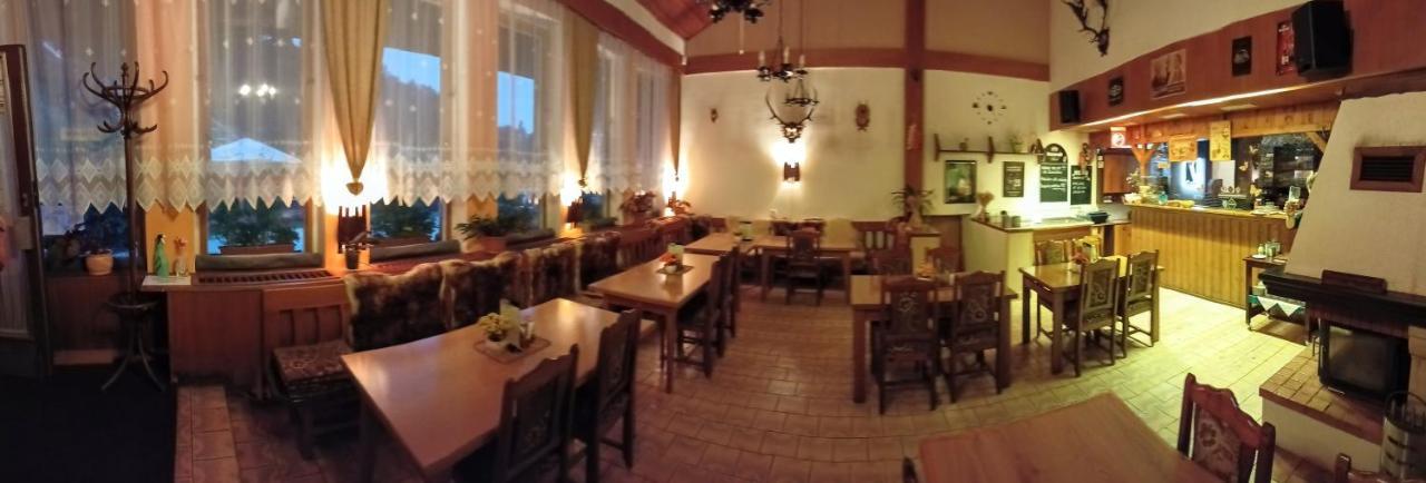Rodinny "Hotel U Mustku" Desná Buitenkant foto
