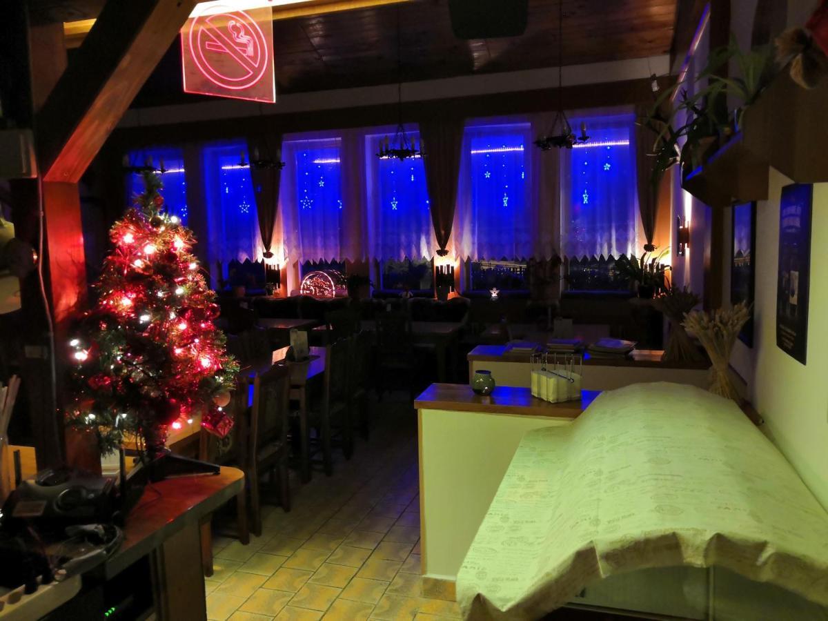 Rodinny "Hotel U Mustku" Desná Buitenkant foto