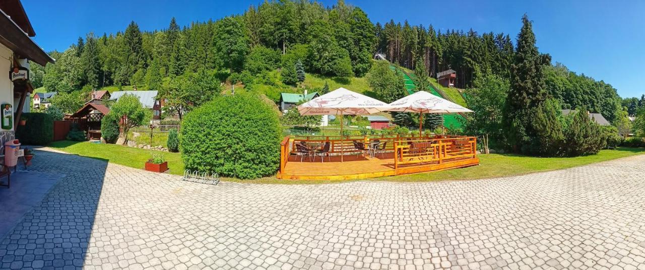 Rodinny "Hotel U Mustku" Desná Buitenkant foto