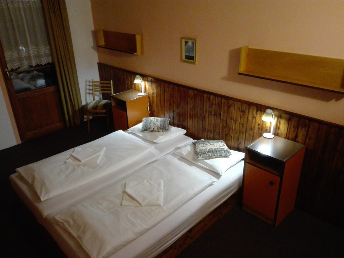 Rodinny "Hotel U Mustku" Desná Kamer foto